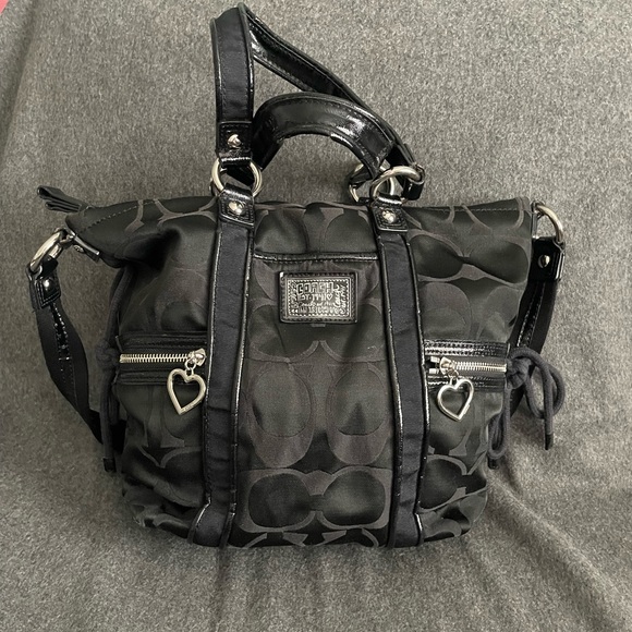 Coach Handbags - EUC Coach Poppy Daisy Black bag